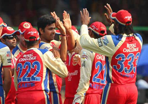 IPL 2013 Royal Challengers Bangalore beat Rajasthan Royals by seven wickets, RCB wins 'battle royal' against lacklustre Rajasthan in IPL 6, IPL 6 Bangalore beat Rajasthan by 7 wickets